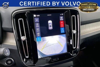 2023 Volvo XC40 B4 Plus Bright Theme