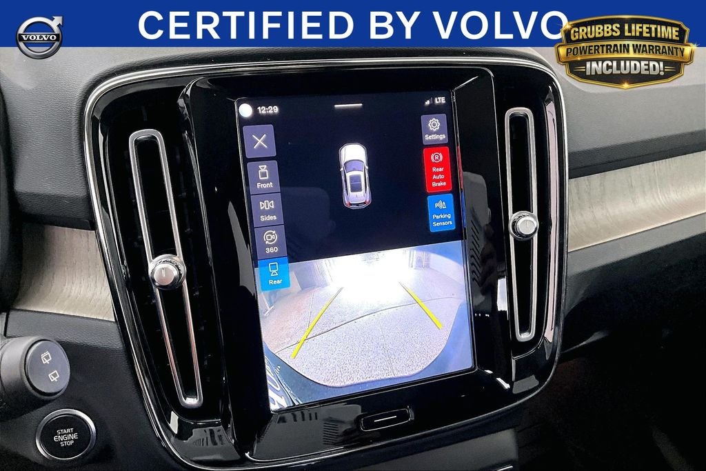 2023 Volvo XC40 B4 Plus Bright Theme