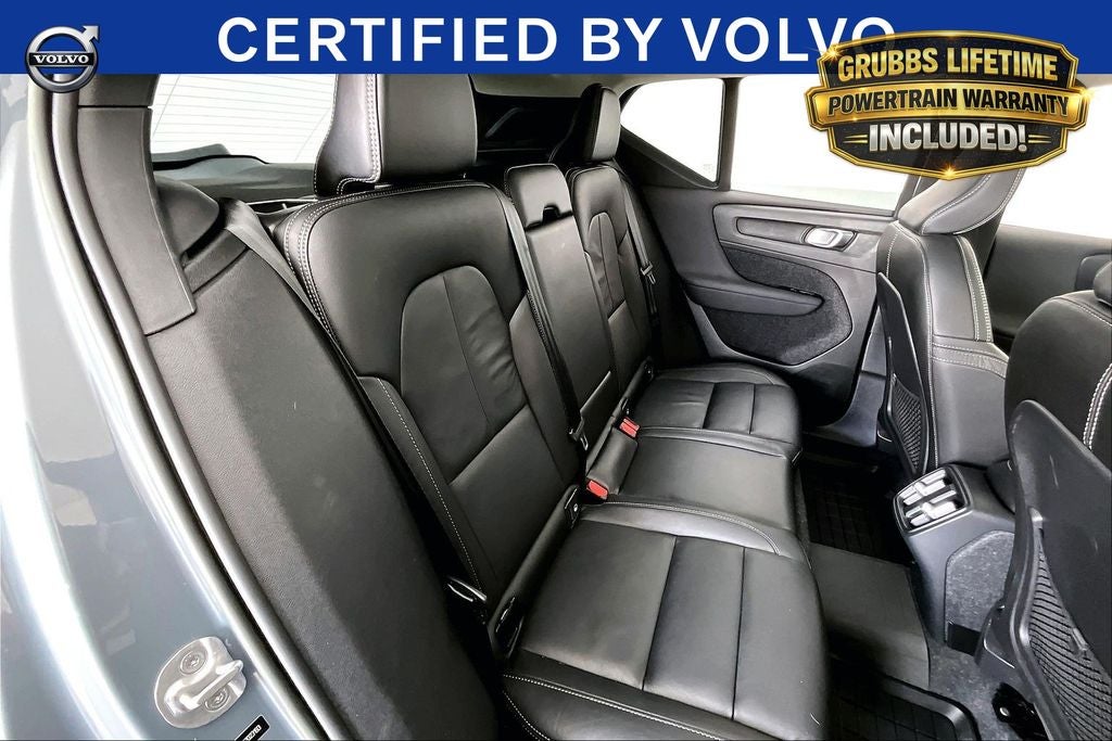 2023 Volvo XC40 B4 Plus Bright Theme