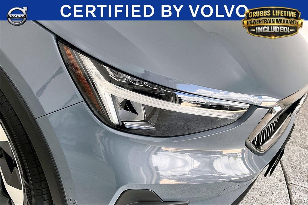 2023 Volvo XC40 B4 Plus Bright Theme