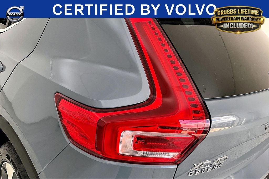 2023 Volvo XC40 B4 Plus Bright Theme