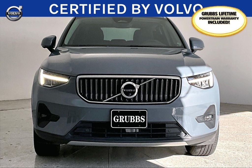 2023 Volvo XC40 B4 Plus Bright Theme