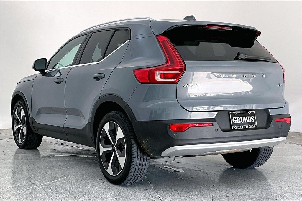 2023 Volvo XC40 B4 Plus Bright Theme