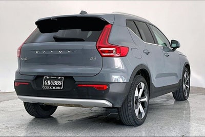 2023 Volvo XC40 B4 Plus Bright Theme