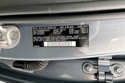 2023 Volvo XC40 B4 Plus Bright Theme