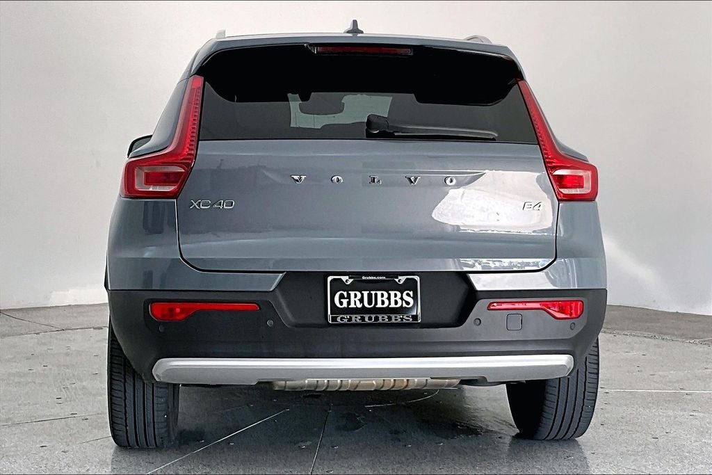 2023 Volvo XC40 B4 Plus Bright Theme