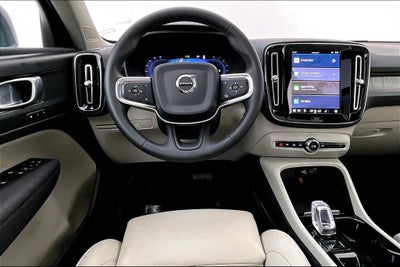 2023 Volvo XC40 B4 Plus Bright Theme