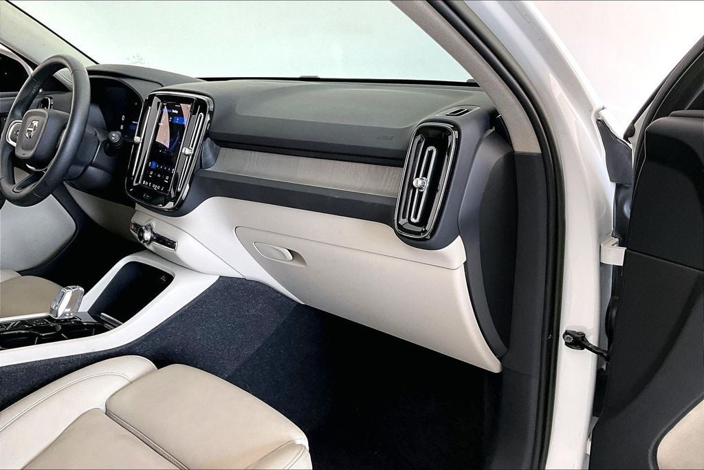 2023 Volvo XC40 Ultimate