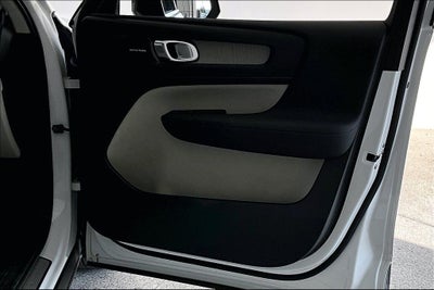 2023 Volvo XC40 Ultimate
