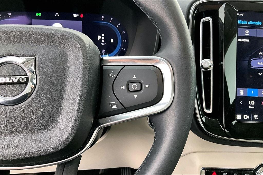 2023 Volvo XC40 Ultimate