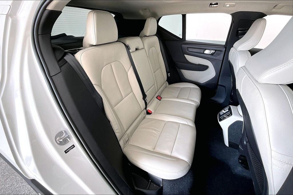 2023 Volvo XC40 Ultimate