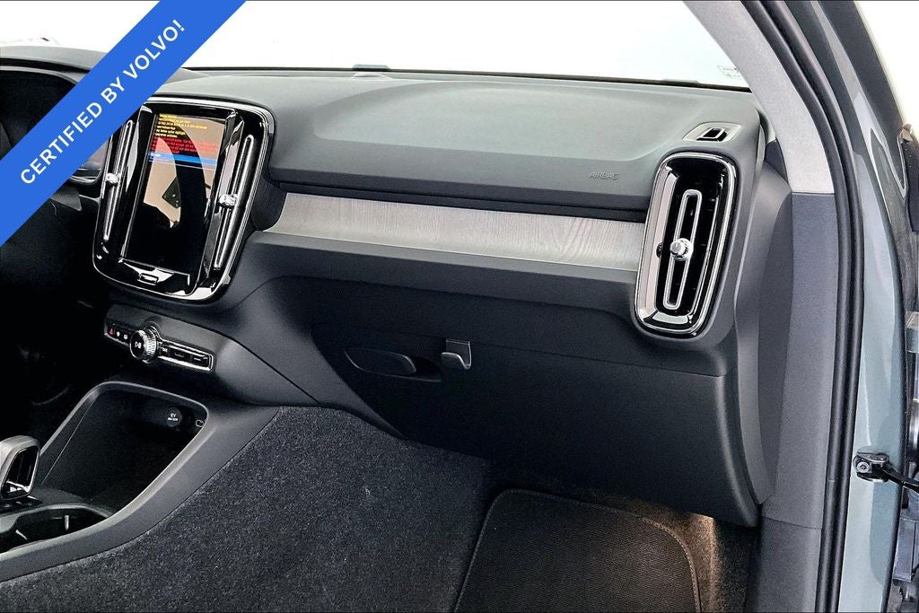 2026 Volvo XC40 B4 Core