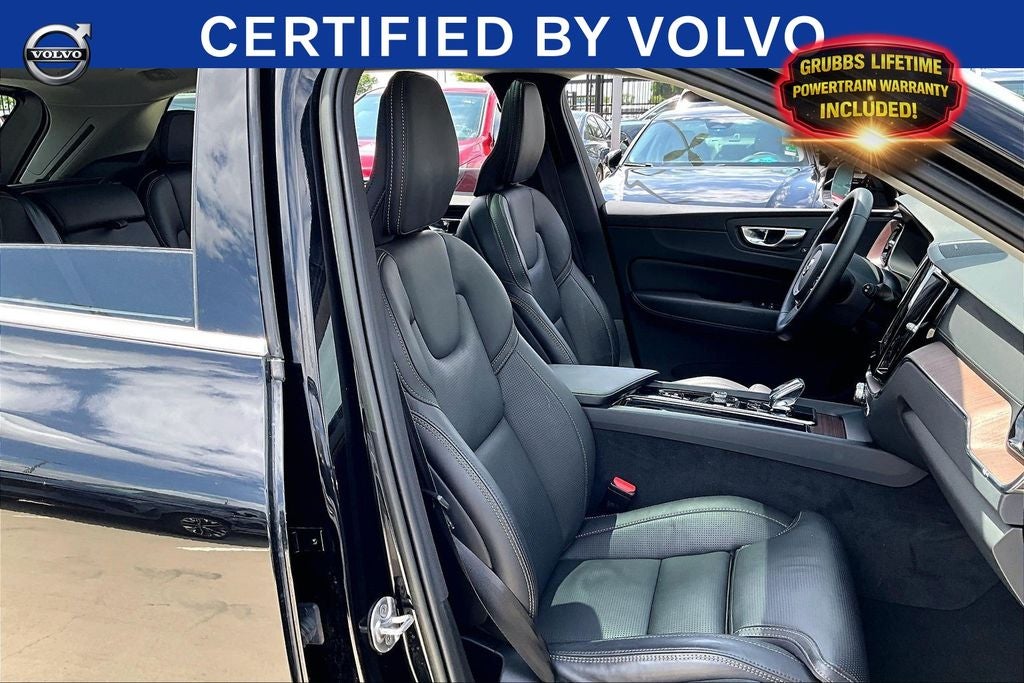 2023 Volvo XC60 B5 Ultimate Bright Theme