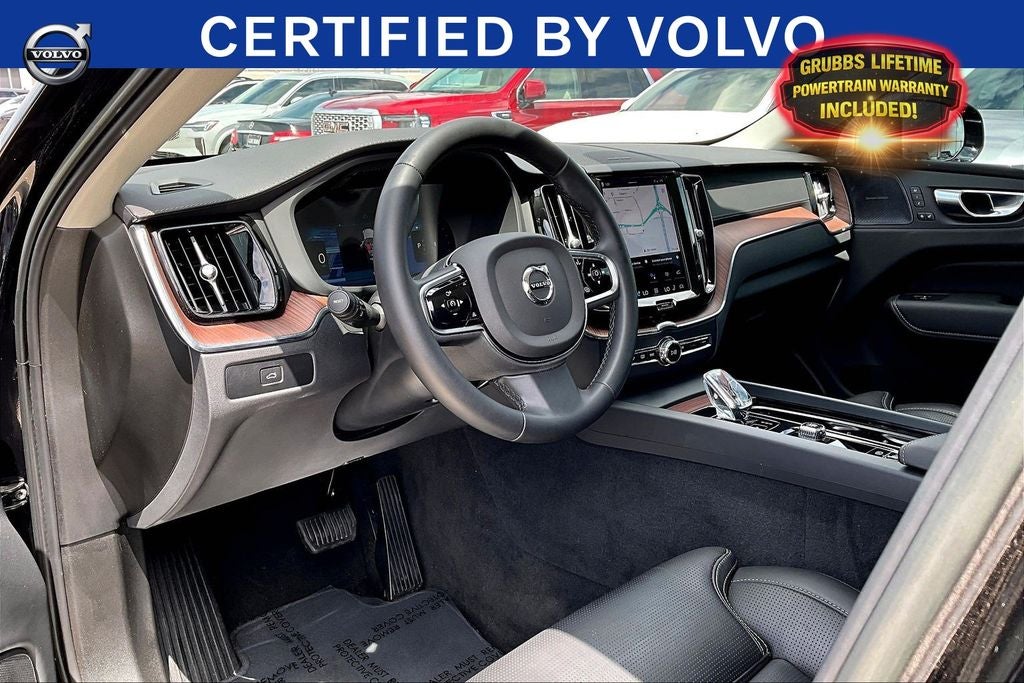 2023 Volvo XC60 B5 Ultimate Bright Theme