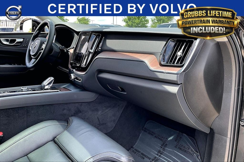 2023 Volvo XC60 B5 Ultimate Bright Theme
