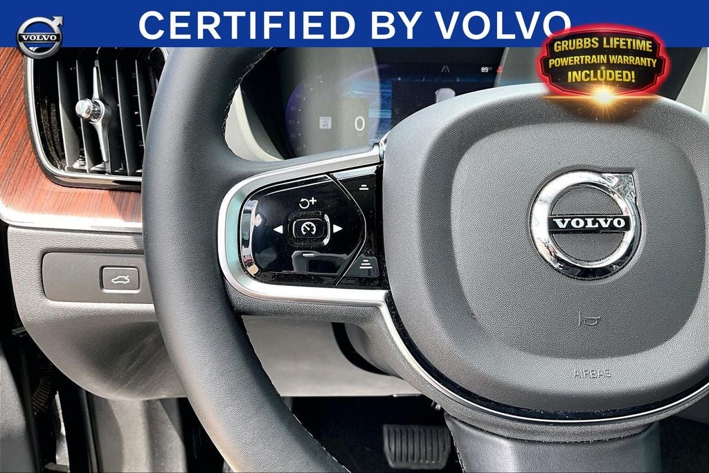 2023 Volvo XC60 B5 Ultimate Bright Theme
