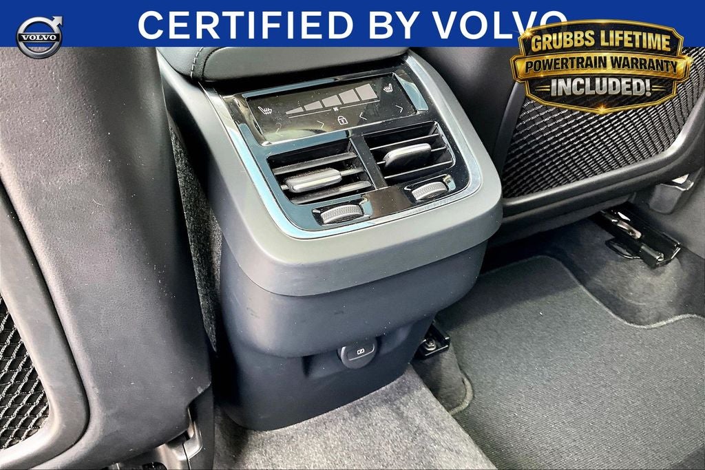 2023 Volvo XC60 B5 Ultimate Bright Theme