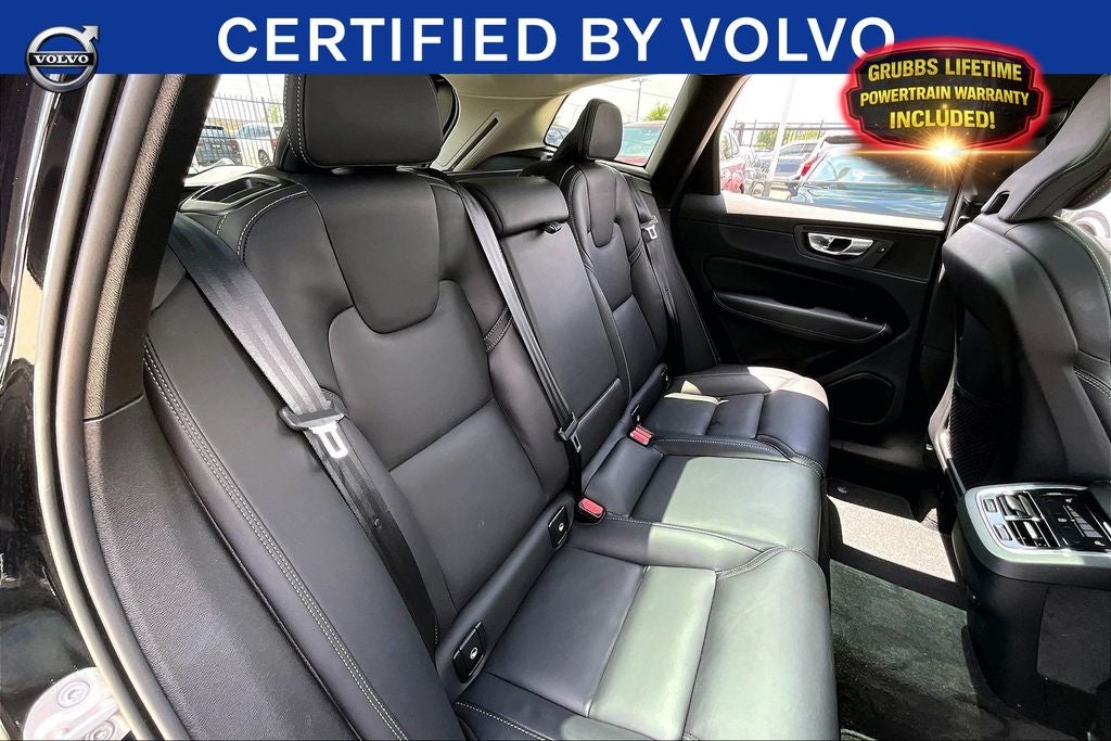 2023 Volvo XC60 B5 Ultimate Bright Theme