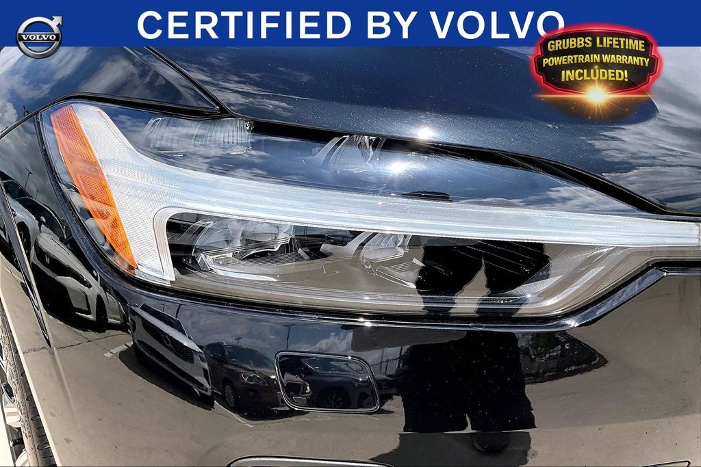 2023 Volvo XC60 B5 Ultimate Bright Theme