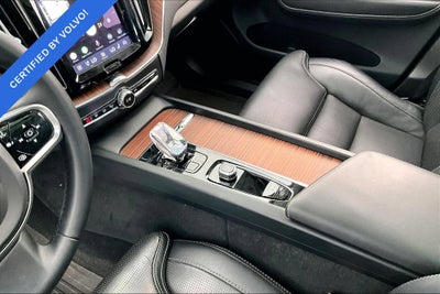 2023 Volvo XC60 B5 Ultimate Bright Theme