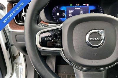 2023 Volvo XC60 B5 Ultimate Bright Theme