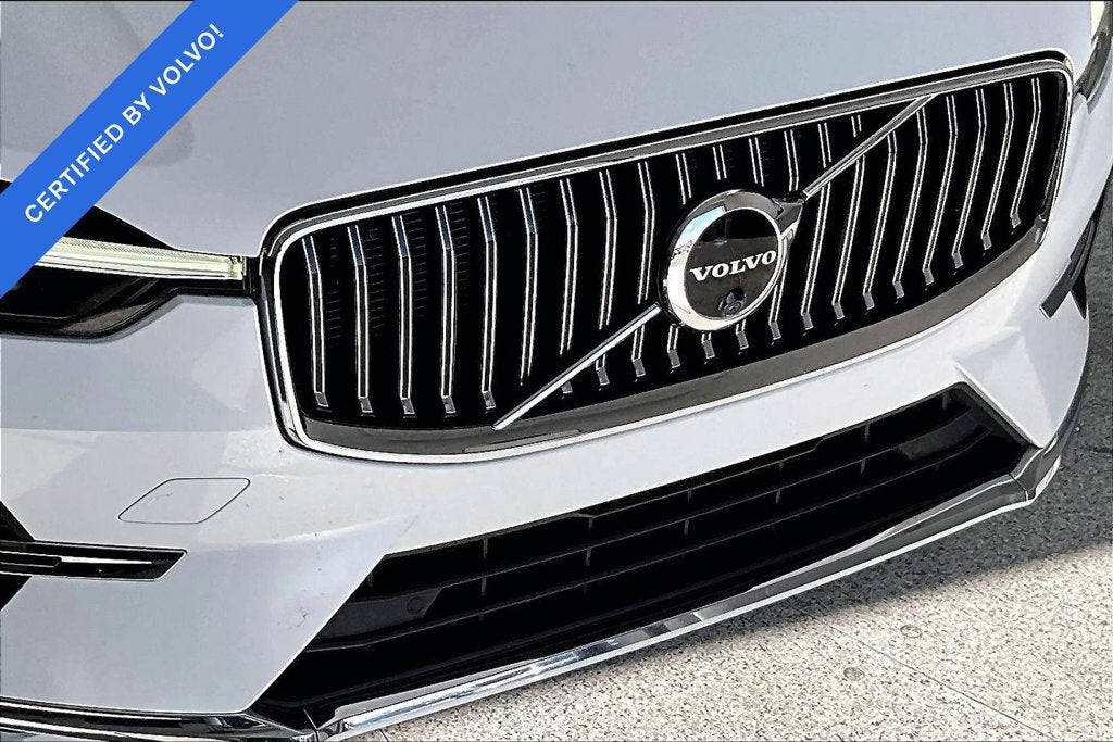 2023 Volvo XC60 B5 Ultimate Bright Theme