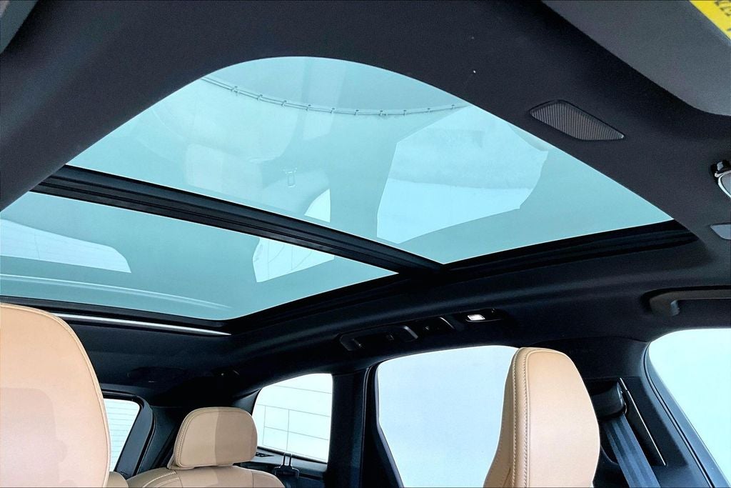2023 Volvo XC60 B5 Ultimate Bright Theme