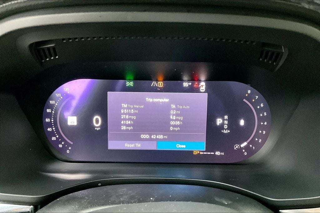 2023 Volvo XC60 B5 Ultimate Bright Theme