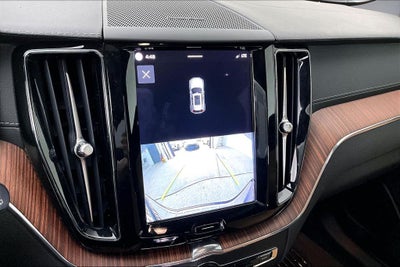 2023 Volvo XC60 B5 Ultimate Bright Theme
