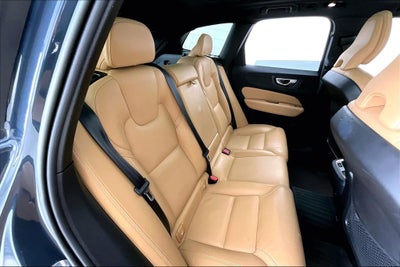 2023 Volvo XC60 B5 Ultimate Bright Theme