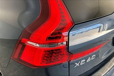 2023 Volvo XC60 B5 Ultimate Bright Theme