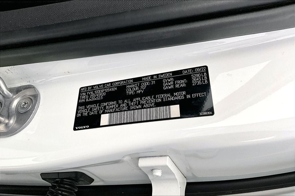 2023 Volvo XC60 B5 Plus Bright Theme