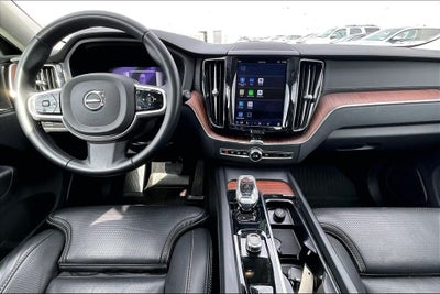 2023 Volvo XC60 B5 Ultimate Bright Theme