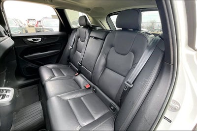 2023 Volvo XC60 B5 Ultimate Bright Theme