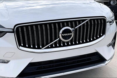 2023 Volvo XC60 B5 Ultimate Bright Theme