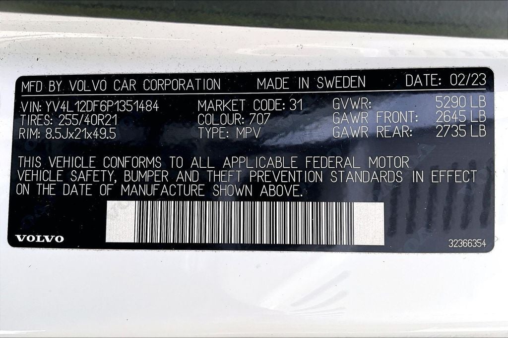 2023 Volvo XC60 B5 Ultimate Bright Theme