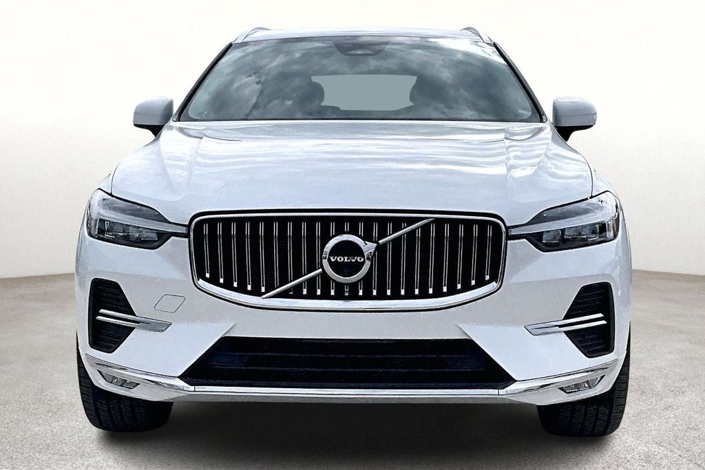 2023 Volvo XC60 B5 Ultimate Bright Theme