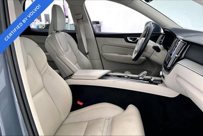 2023 Volvo XC60 B5 Ultimate Bright Theme