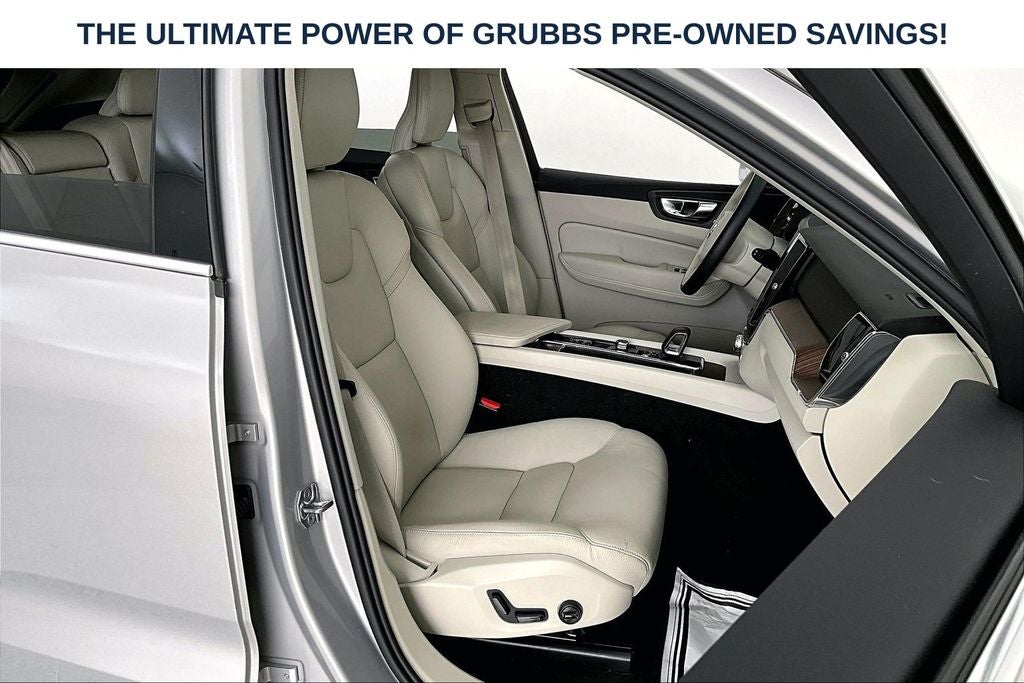 2022 Volvo XC60 B5 Momentum