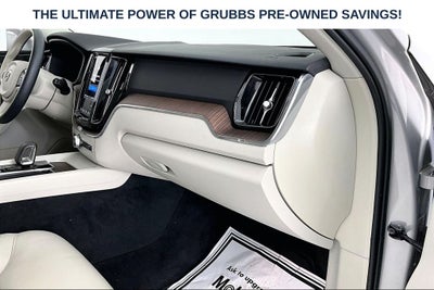 2022 Volvo XC60 B5 Momentum