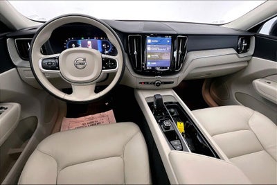2023 Volvo XC60 B5 Plus Dark Theme