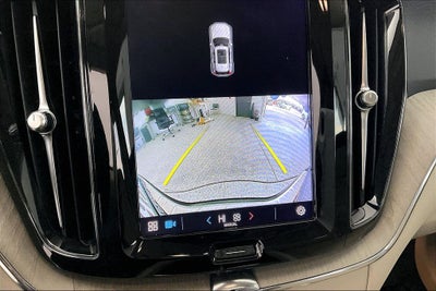 2023 Volvo XC60 B5 Plus Dark Theme