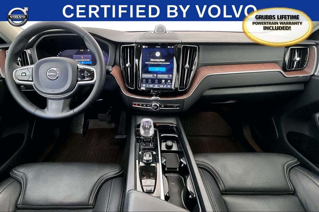 2023 Volvo XC60 B5 Ultimate Dark Theme