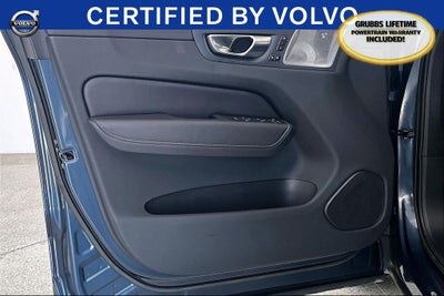 2023 Volvo XC60 B5 Ultimate Dark Theme