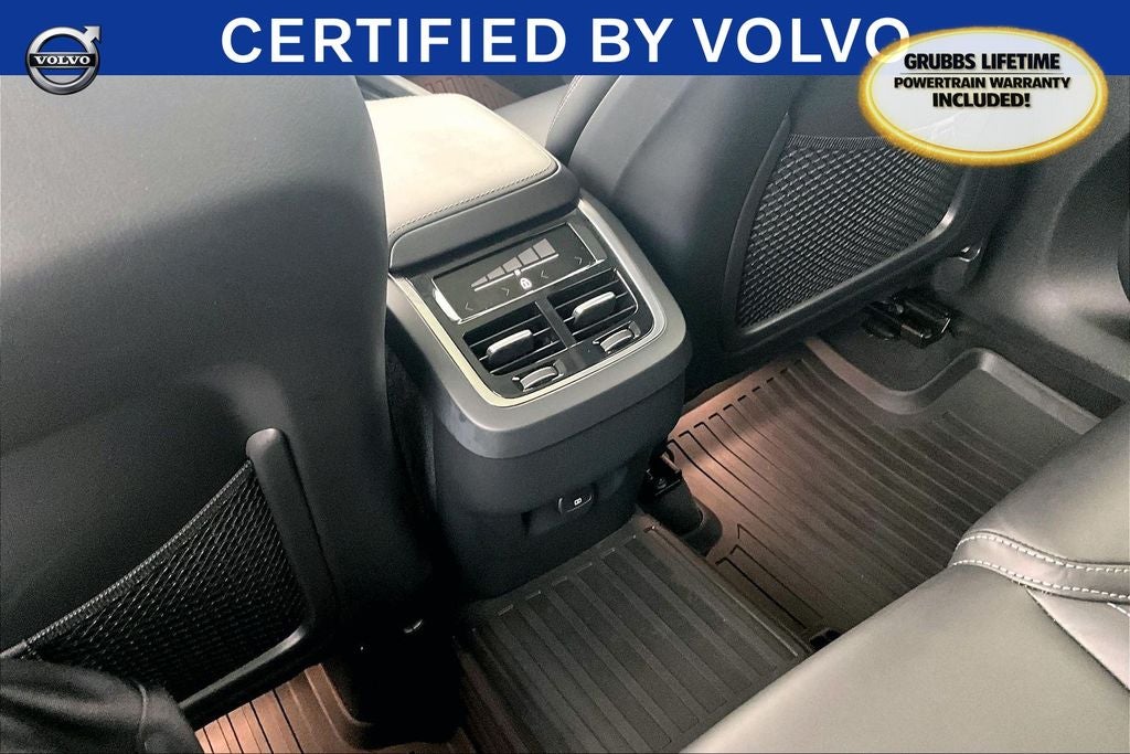 2023 Volvo XC60 B5 Ultimate Dark Theme