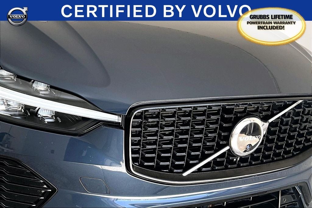 2023 Volvo XC60 B5 Ultimate Dark Theme