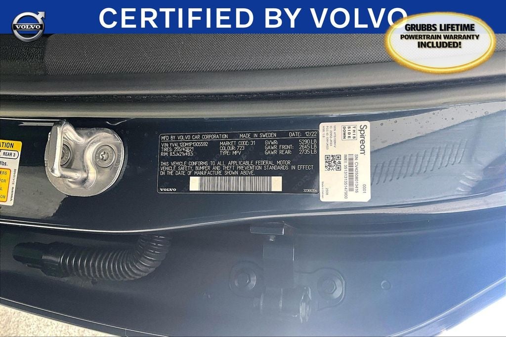 2023 Volvo XC60 B5 Ultimate Dark Theme