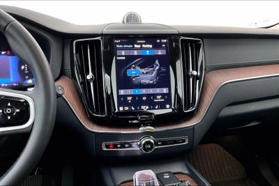 2023 Volvo XC60 B5 Ultimate Dark Theme