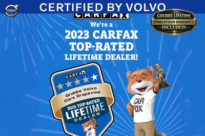 2023 Volvo XC60 B5 Ultimate Dark Theme