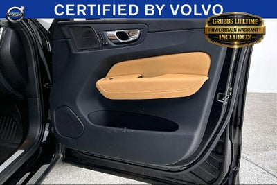 2023 Volvo XC60 B5 Ultimate Dark Theme